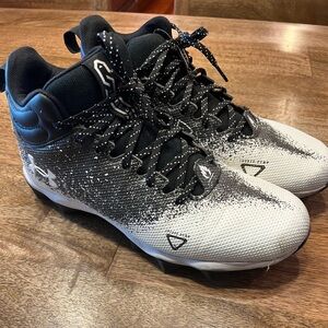 Under Armour Men’s Football Cleats 7.5 W